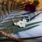 Natural Bloom Raffia Necklace – Beige & White Floral with Cotton Thread Closure